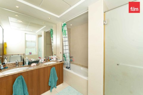 3 bedrooms Villa in Dubai, UAE No. 160659 16