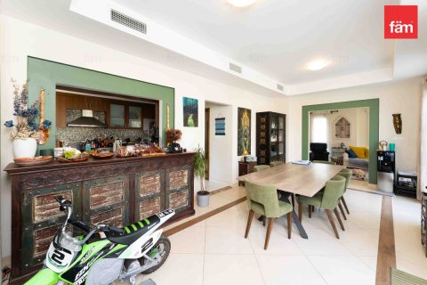 3 bedrooms Villa in Dubai, UAE No. 160659 6
