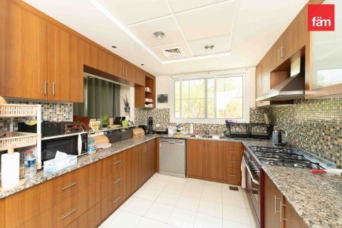 3 bedrooms Villa in Dubai, UAE No. 160659 5