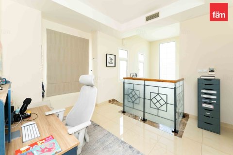 3 bedrooms Villa in Dubai, UAE No. 160659 27