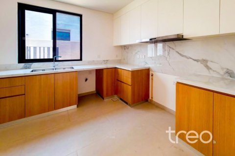 4 bedrooms Townhouse in Dubai, UAE No. 220819 3