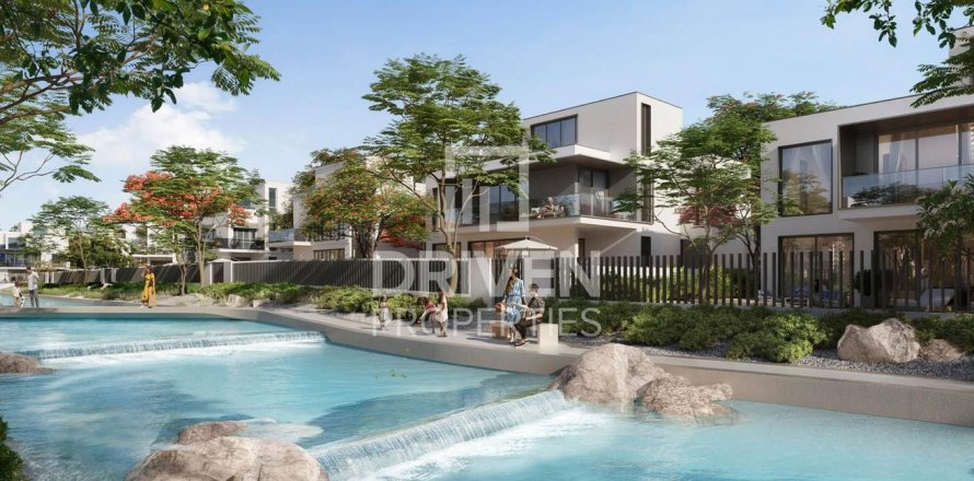 5 bedrooms Villa in Dubai, UAE No. 211728