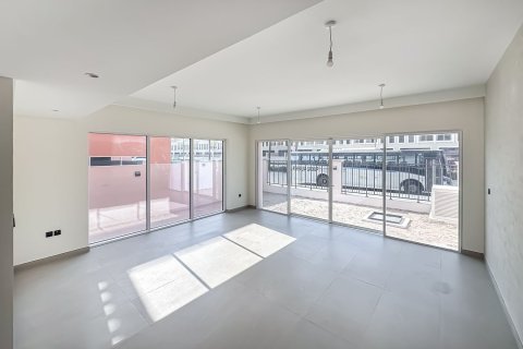 5 bedrooms Townhouse in Damac Lagoons, UAE No. 226401 3