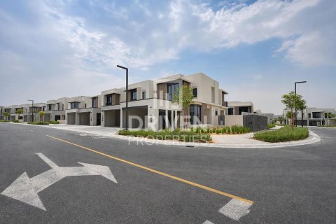 Villa de 4 dormitorios en Jebel Ali, UAE No. 204767 3