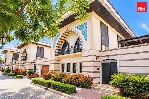 4 bedrooms Villa in Palm Jumeirah, UAE No. 222347 18
