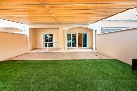 Villa de 2 dormitorios en Jumeirah Village Circle, UAE No. 199514