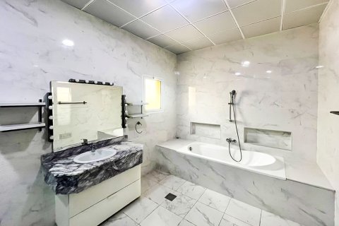 Villa de 5 dormitorios en Al Barsha, UAE No. 215407 20