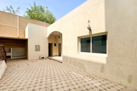Villa de 5 dormitorios en Al Barsha, UAE No. 215407 5