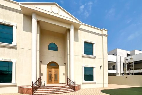 Villa de 5 dormitorios en Al Barsha, UAE No. 215407