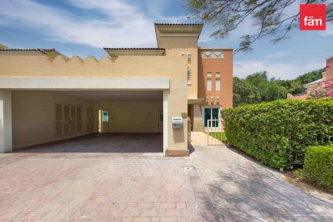 Вилла с 4 спальнями в Dubai Sports City, ОАЭ №216652 8