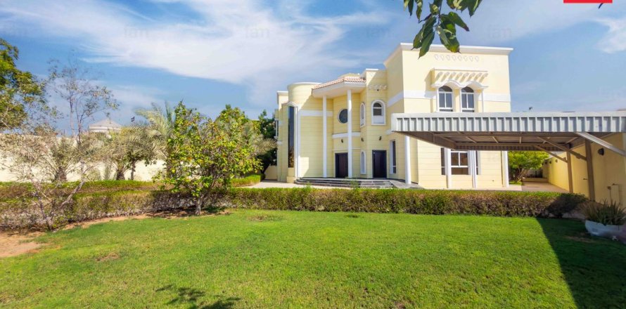 5 bedrooms Villa in Al Barsha, UAE No. 219207
