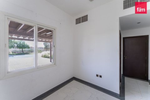 4 bedrooms Villa in Dubai, UAE No. 167130 16