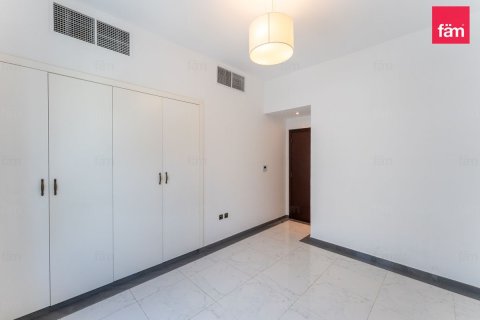 4 bedrooms Villa in Dubai, UAE No. 167130 10
