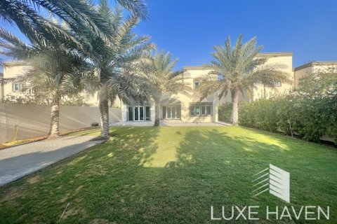 Villa de 3 dormitorios en Regional, UAE No. 9865