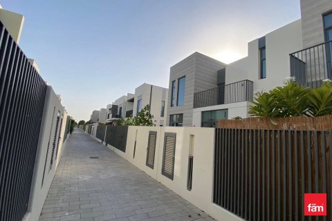 Villa de 3 dormitorios en Dubai, UAE No. 145437 5