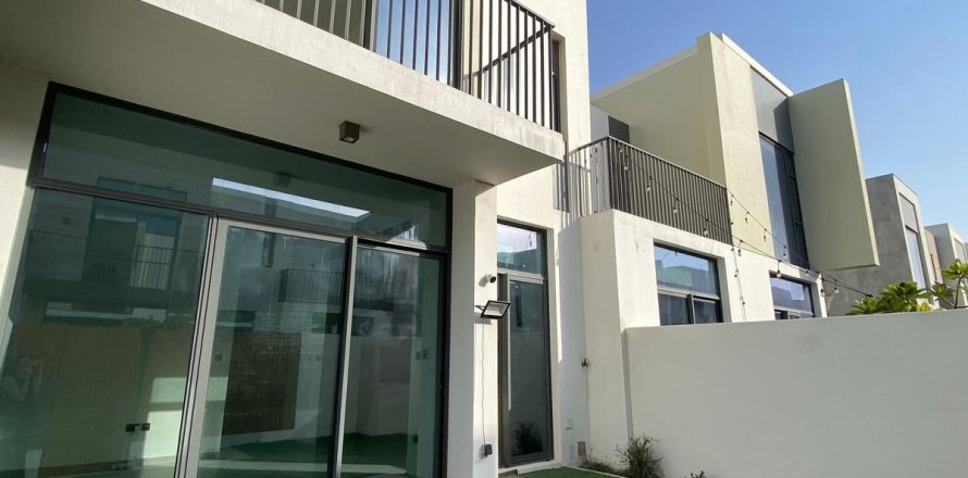 Villa de 3 dormitorios en Dubai, UAE No. 145437
