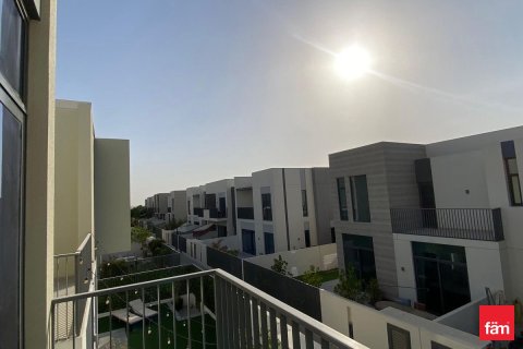 Villa de 3 dormitorios en Dubai, UAE No. 145437 4