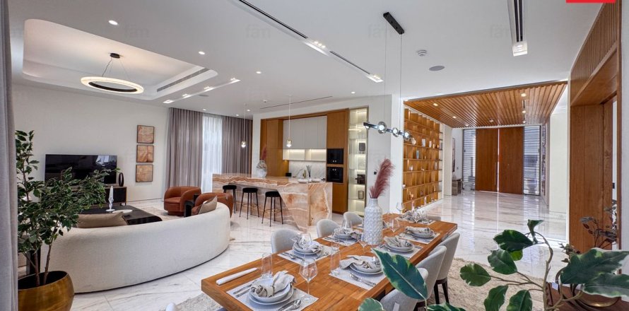 6 bedrooms Villa in Dubai, UAE No. 160792
