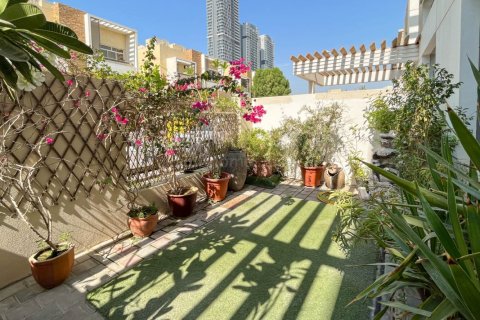 4 bedrooms Villa in District 10, UAE No. 167301