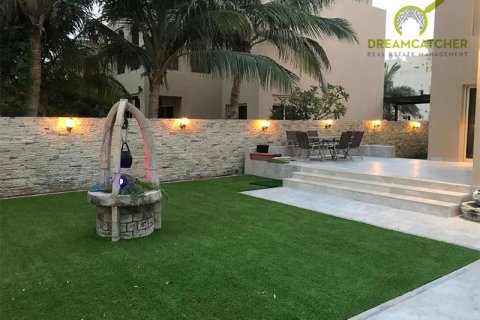 Дуплекс с 4 спальнями в Al Hamra Village, ОАЭ №75573 18