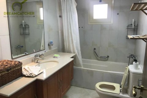 Дуплекс с 4 спальнями в Al Hamra Village, ОАЭ №75573 15