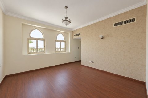 Вилла с 4 спальнями в Jumeirah Islands, ОАЭ №221596 24