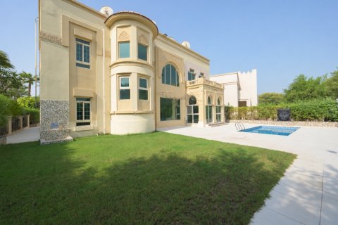 Вилла с 4 спальнями в Jumeirah Islands, ОАЭ №221596 13