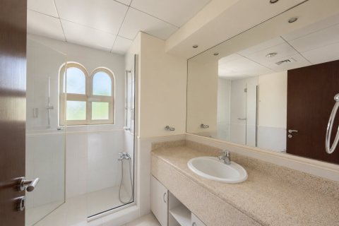 Вилла с 4 спальнями в Jumeirah Islands, ОАЭ №221596 22