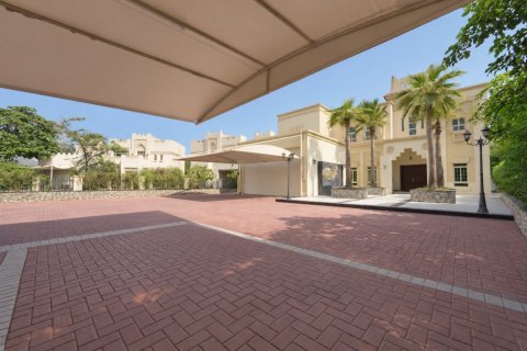 Вилла с 4 спальнями в Jumeirah Islands, ОАЭ №221596 9