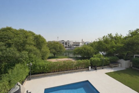 Вилла с 4 спальнями в Jumeirah Islands, ОАЭ №221596
