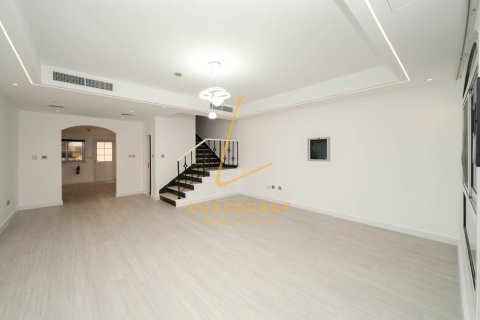 3 bedrooms Villa in Jumeirah Village Circle, UAE No. 213380 5