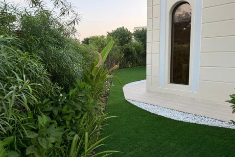 4 bedrooms Villa in Mudon, UAE No. 153270