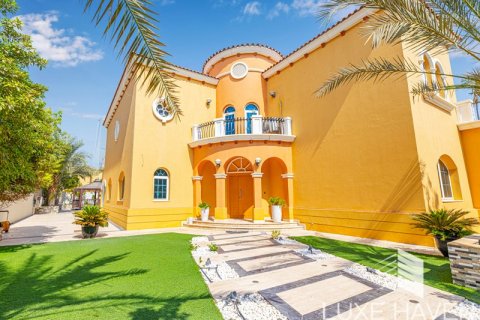 5 bedrooms Villa in Legacy, UAE No. 9407