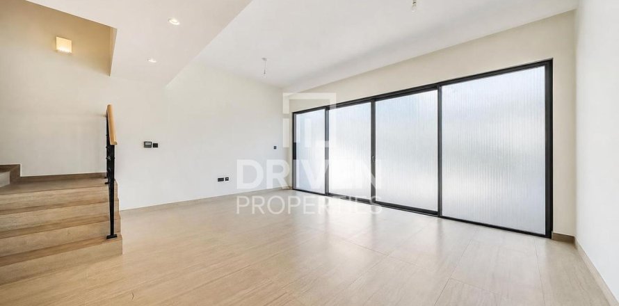 Villa de 4 dormitorios en Damac Lagoons, UAE No. 218436