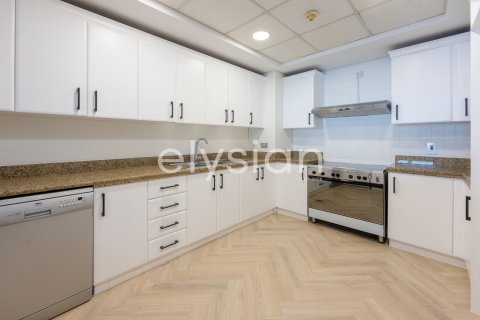 2 bedrooms Apartment in Shoreline Apartments, UAE No. 64648 12