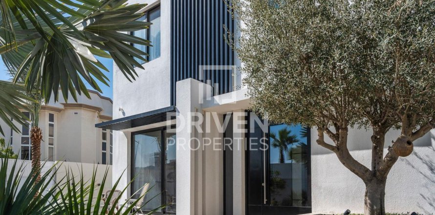 Вилла с 7 спальнями в Umm Al Sheif Villas, ОАЭ №221120