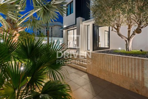 Вилла с 7 спальнями в Umm Al Sheif Villas, ОАЭ №221120 29