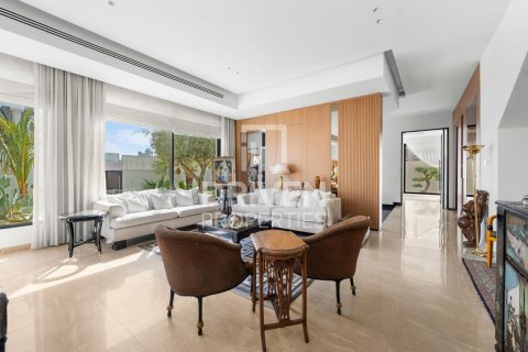 Вилла с 7 спальнями в Umm Al Sheif Villas, ОАЭ №221120 6