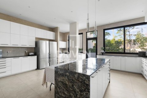 Вилла с 7 спальнями в Umm Al Sheif Villas, ОАЭ №221120 15