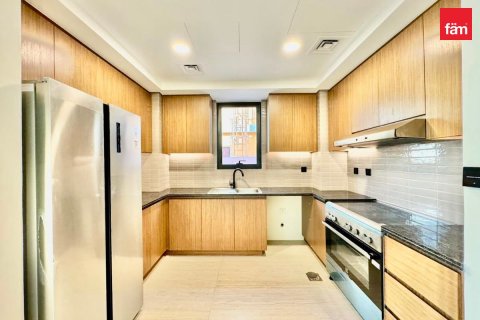 3 bedrooms Townhouse in Dubai, UAE No. 210940 10