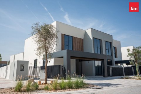 4 bedrooms Villa in Dubai, UAE No. 216656