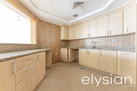 Appartement de 2 chambres à Shoreline Apartments, UAE No. 64639 11