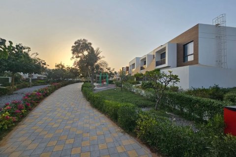 2 bedrooms Townhouse in Ras Al Khaimah, UAE No. 183732 13