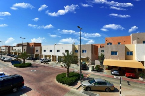3 bedrooms Villa in Al Reef, UAE No. 13154
