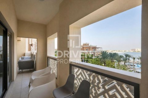 Квартира с 2 спальнями в The Crescent, ОАЭ №226098 16