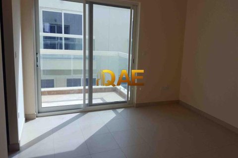 Villa de 3 dormitorios en International City, UAE No. 34078 3
