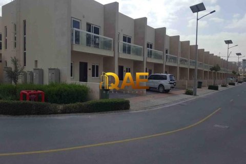 Villa de 3 dormitorios en International City, UAE No. 34078 5
