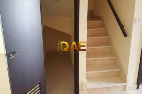 Villa de 3 dormitorios en International City, UAE No. 34078 6