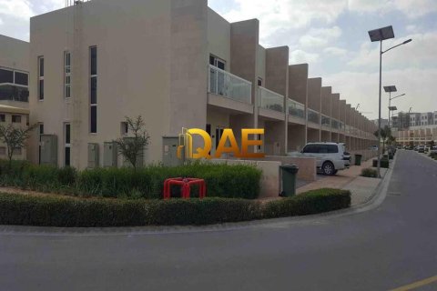 Villa de 3 dormitorios en International City, UAE No. 34078 4