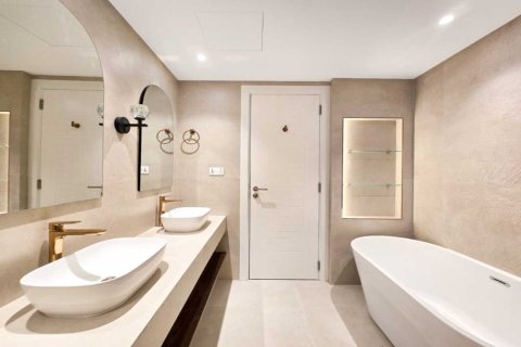 Квартира с 2 спальнями в Дубай Марина, ОАЭ №223492 7